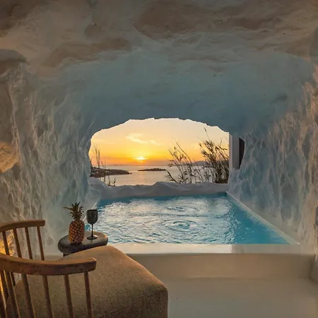 Black With Cave Heated Pool * Mykonos Town