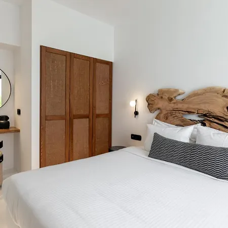 Willa Black With Cave Heated Pool