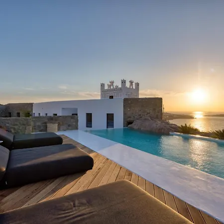 Black With Cave Heated Pool Villa *