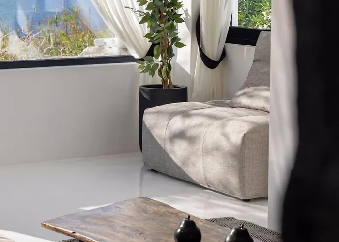 فيلة Black With Cave Heated Pool