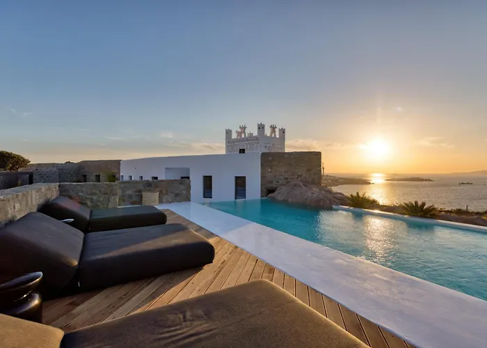 Black With Cave Heated Pool Villa *