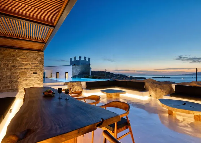 فيلة Black With Cave Heated Pool