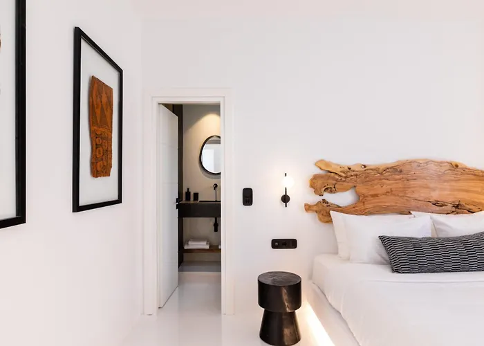 فيلة Black With Cave Heated Pool *