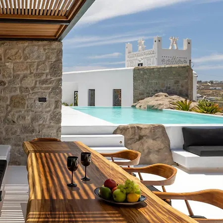 וילה Black With Cave Heated Pool
