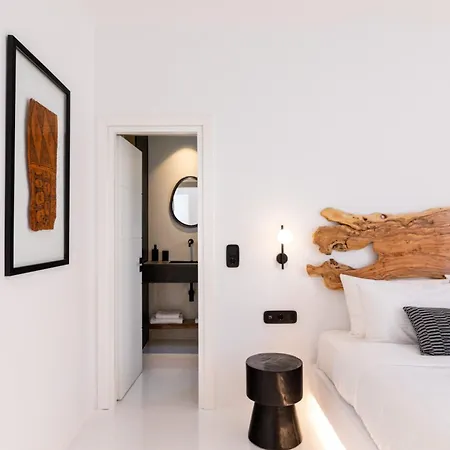 וילה Black With Cave Heated Pool *